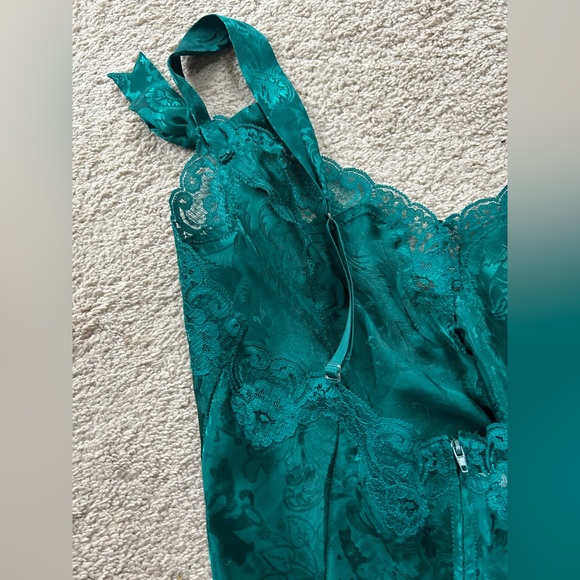 Vintage Victoria’s Secret Dark Green Satin Pattern Teddy Bow Straps Lace Zip m - Picture 2 of 6
